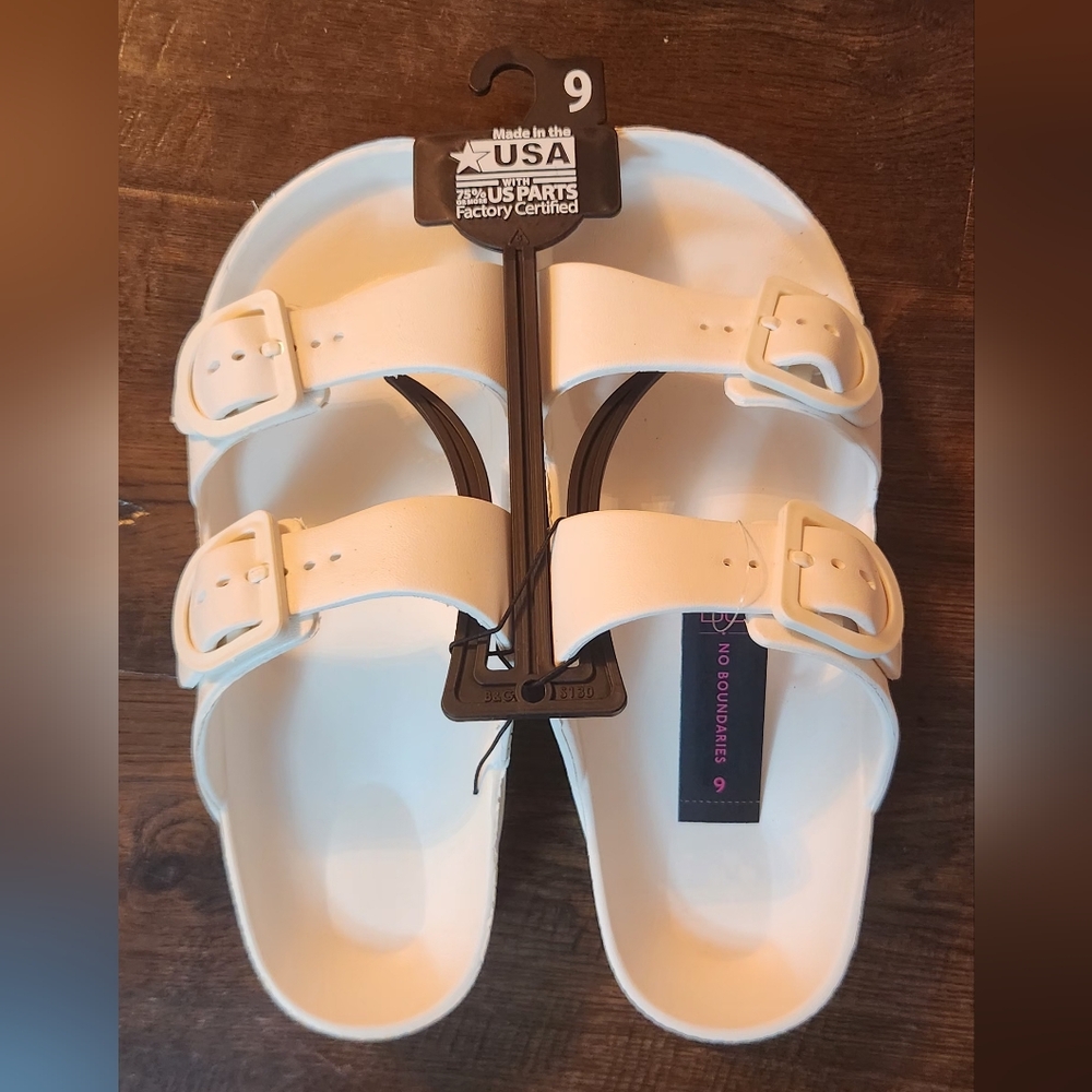No Boundaries Womens White Sandals